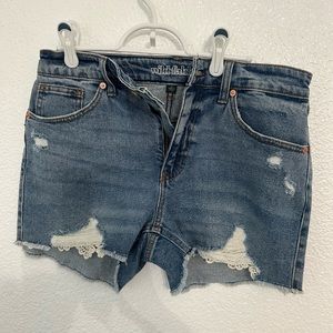 High rise jean shorts, great condition, lace detail at the bottom. Size 8